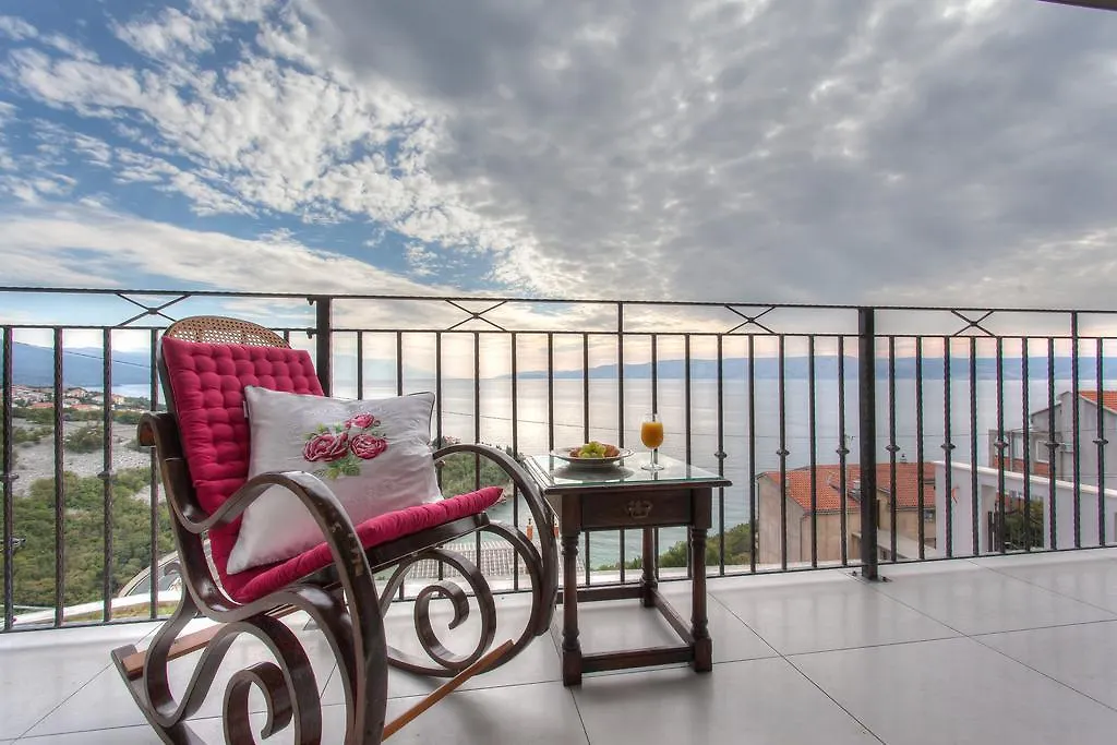 Apartments Villa Manda Novi Vinodolski