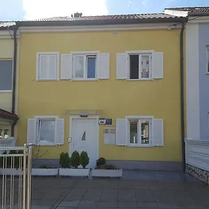 Haus Ella Apartman